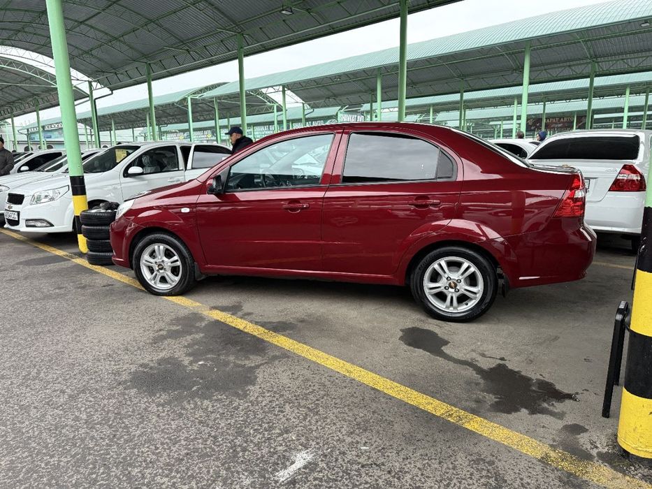 Nexia 3 avtomat sotiladi