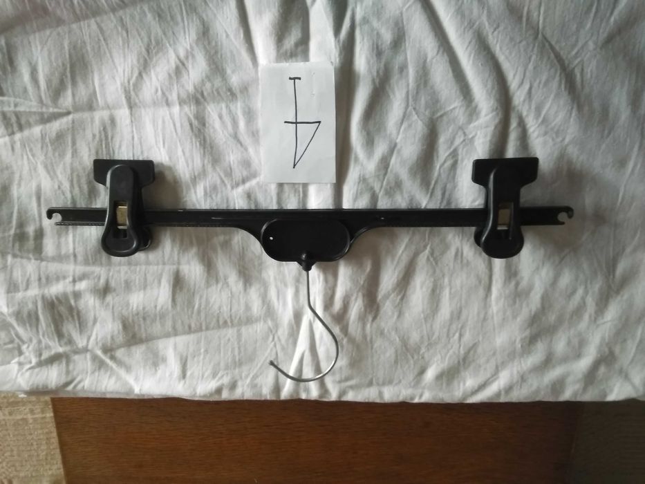 Продавам закачалки за дрехи