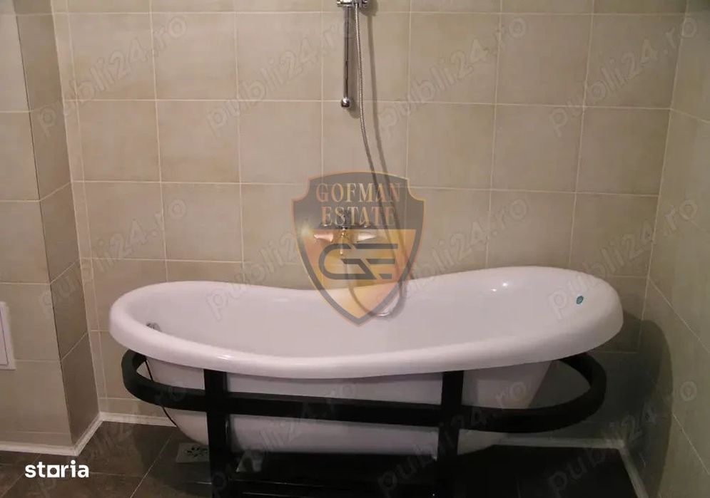 Apt duplex 7 camere 4 bai Mamaia Nord centru 180 mp + curte 40 mp 300m