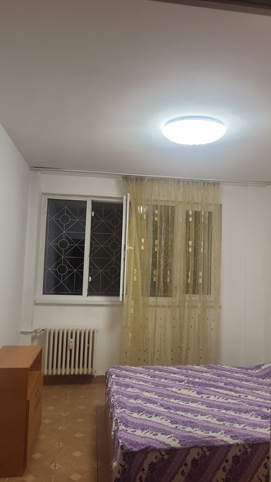 Inchiriez apartament semidecomandat 3 camere Giulesti