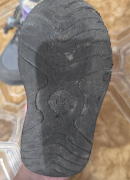 Продам детскую обувь