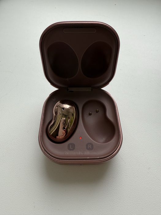 Продам наушники samsung