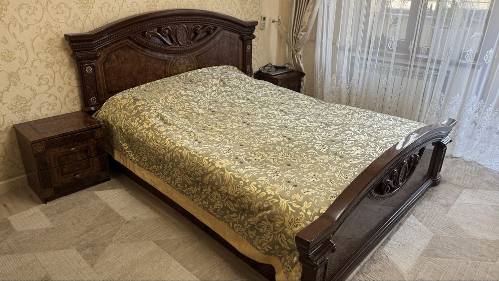 Продам спальный гарнитур