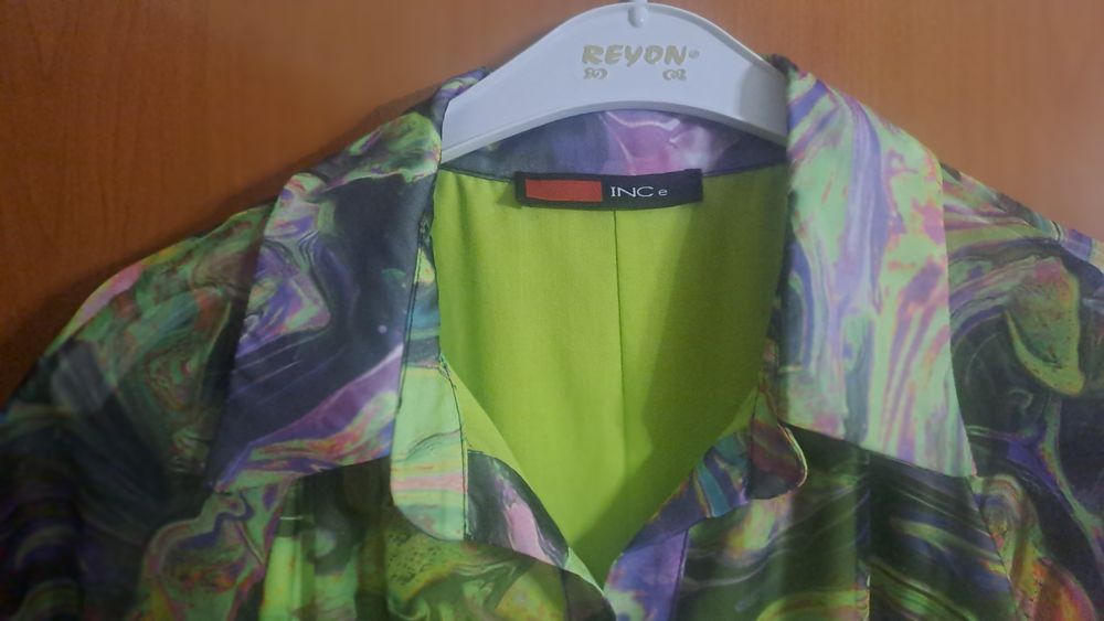 Вечернее красивое платье с длинными рукавами