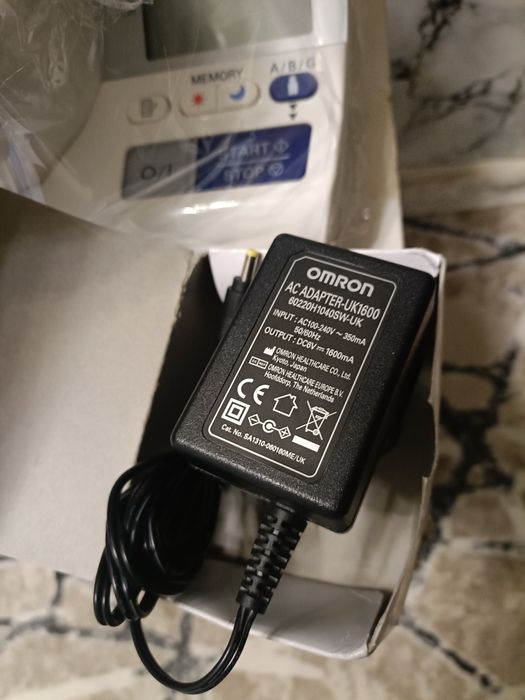 Tensiometru digital profesional de calitate superioară omron i-Q142