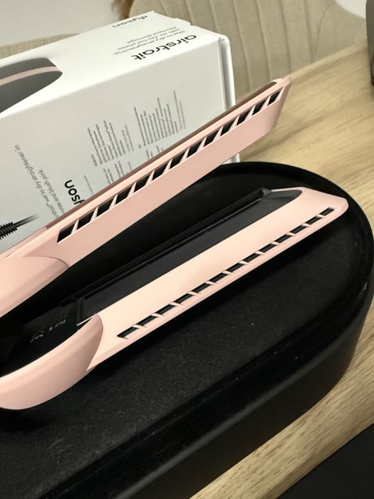 Dyson airstrait HT01