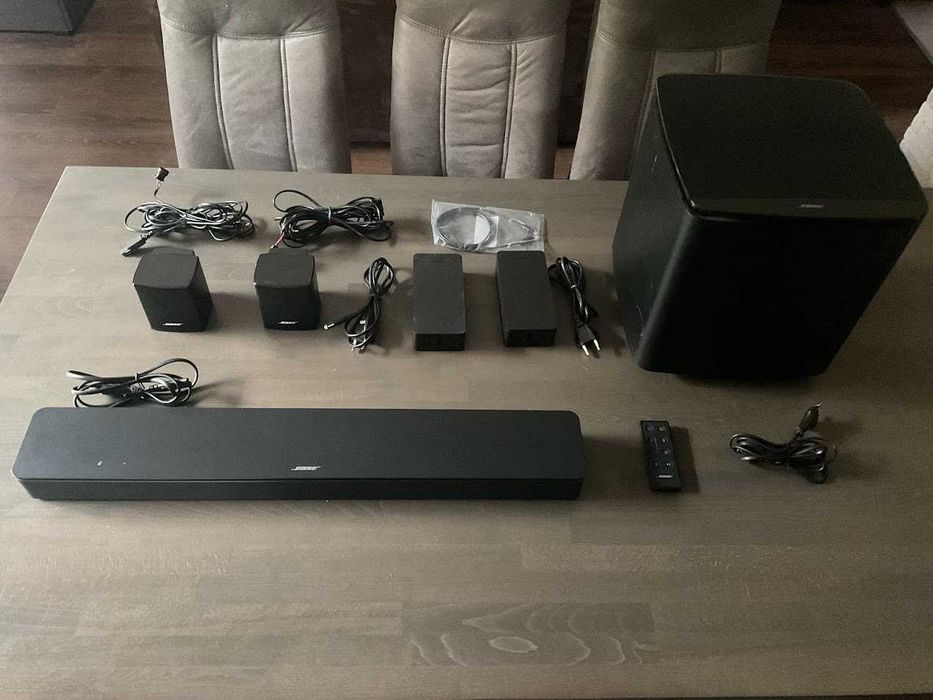 Bose Soundbar 300 . Bass Module 300 , Surround Speakers