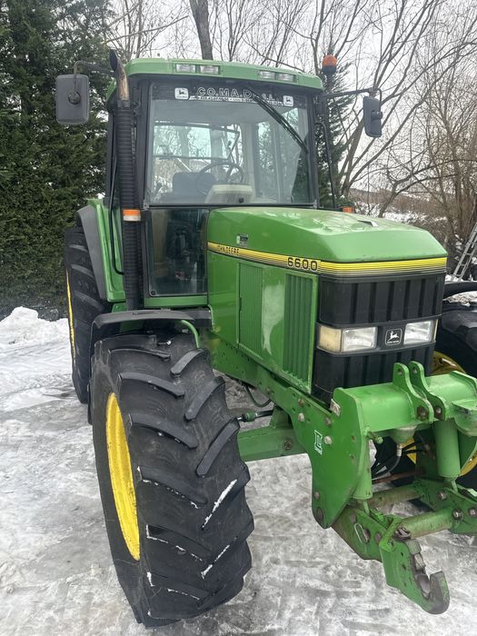 John Deere 110 cai  , Inversor, brate hidraulice frontal