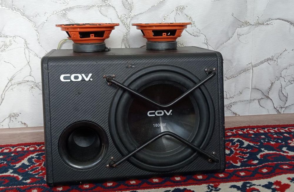 Продам сабвуферы с двумя колонками