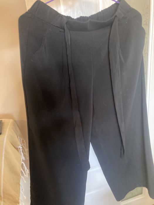 Черен панталон Zara размер XS 7/8 с широк крачол