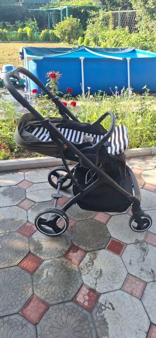 Продам коляску бу 15000