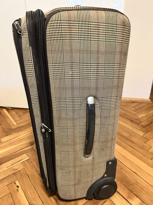 Estil куфар кафяв