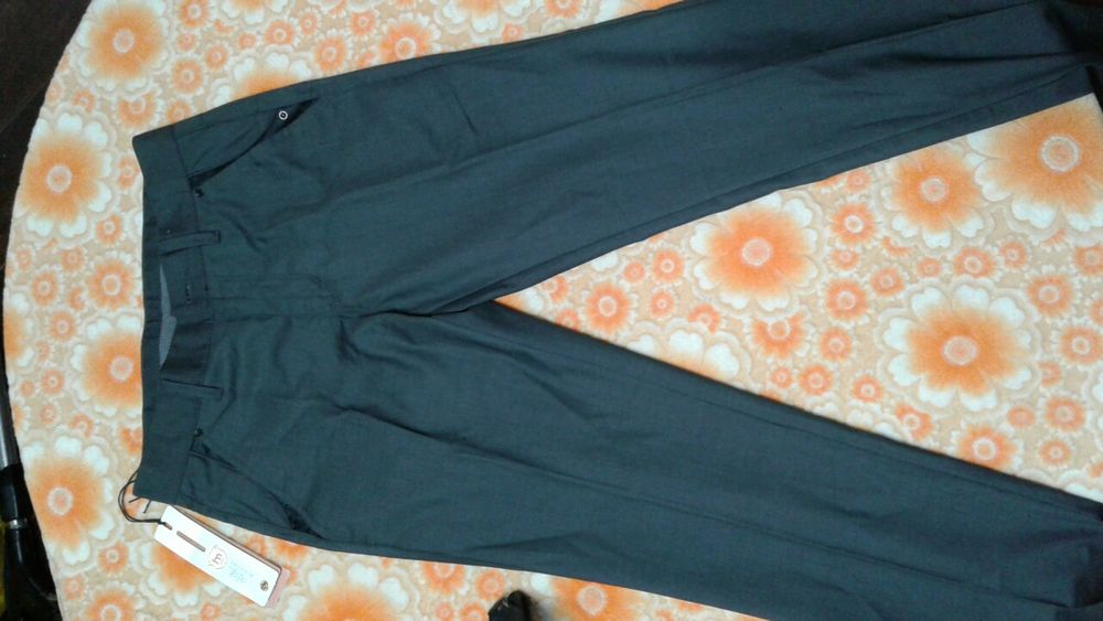 Брюки новые серые