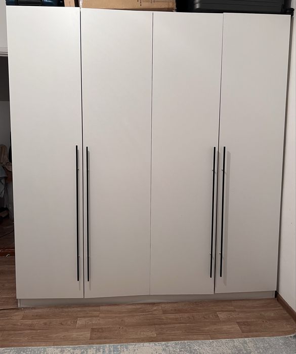 Шкаф почти новая. Срочно!