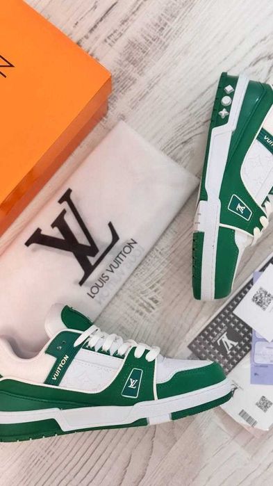 Adidasi pentru adulti