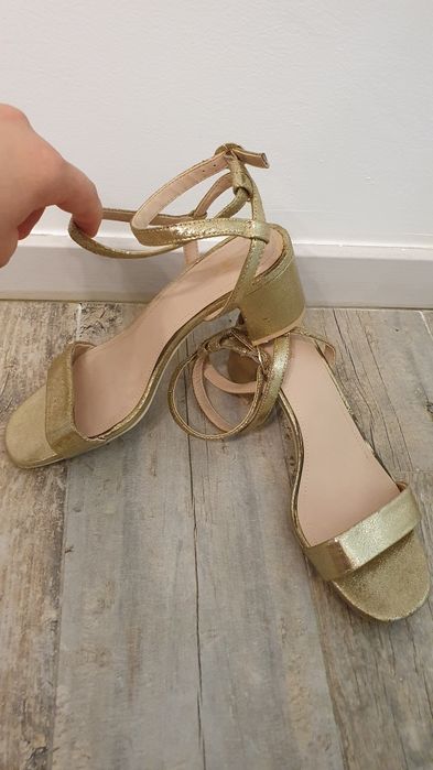 Sandale H&M aurii 36