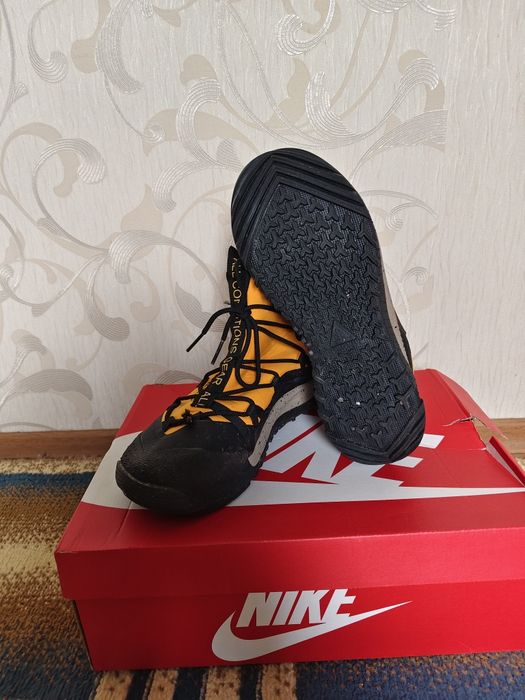 Продам зимние кроссовки 44-45р