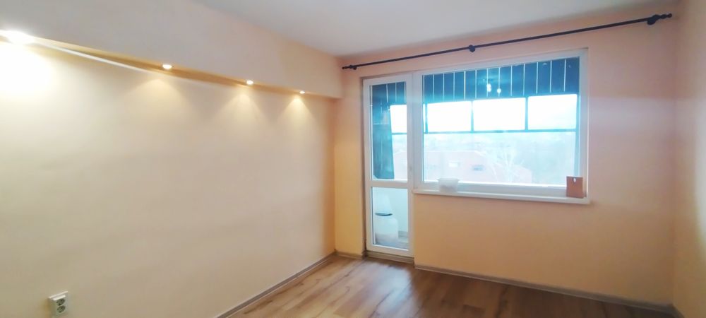 Продава се двустаен апартамент в кв. Могиличе, гр.Перник