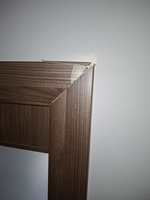 Usa glisanta in perete