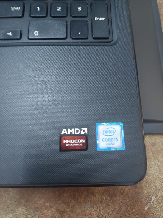 Laptop dell i3 funcionabil