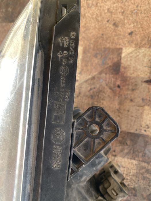 Десен фар за киа спортидж