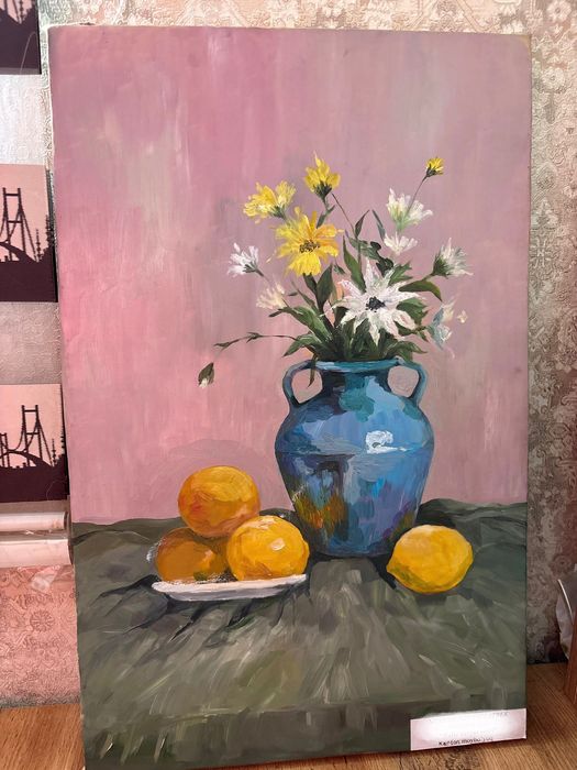 4 ta devorga osiladigan kartinalar, hammasi qo’lda chizilgan.
