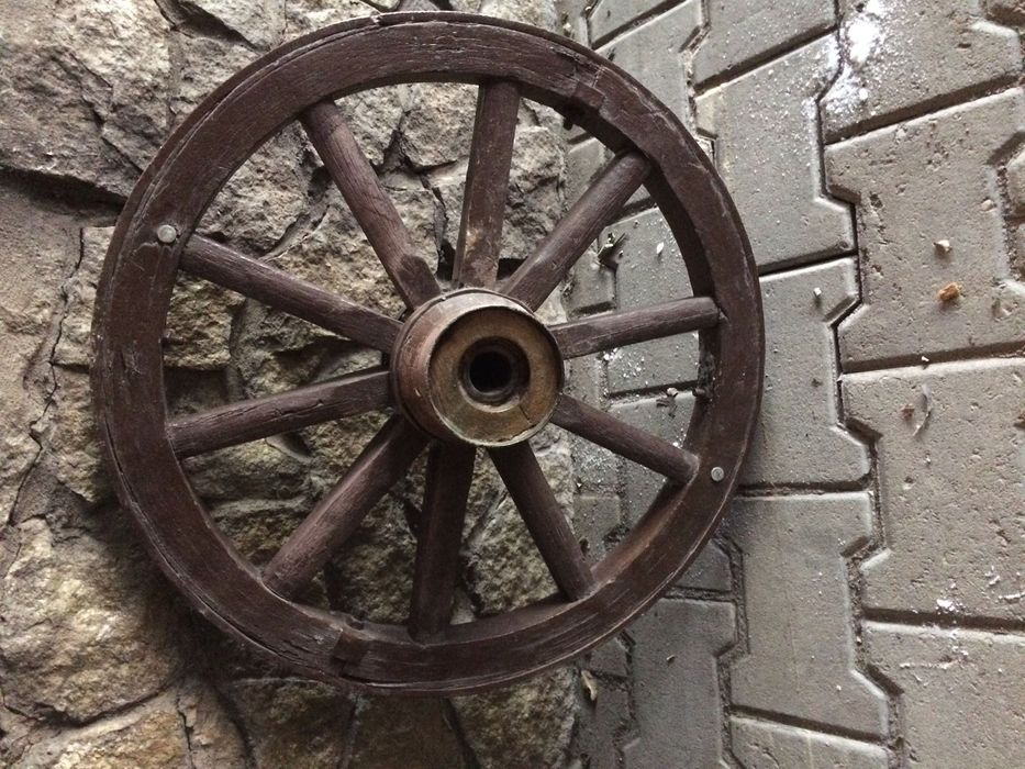 Продаю колеса декоративные