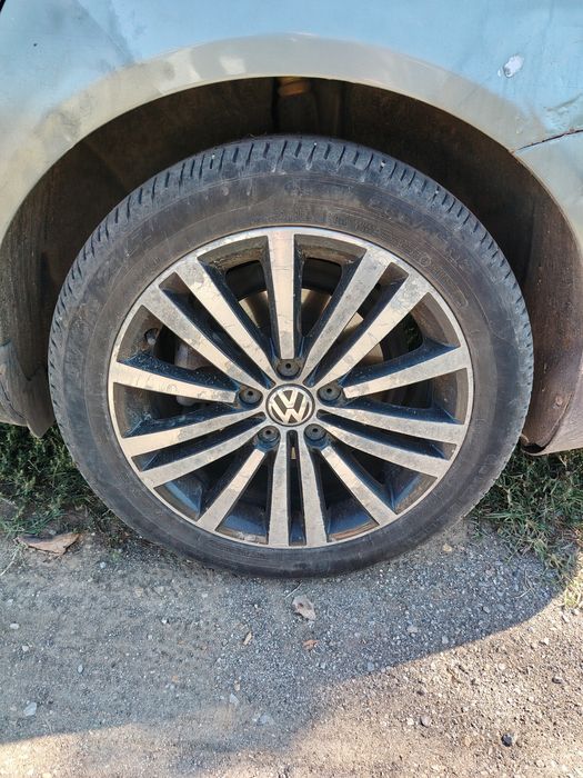 Джанти с гуми  235/45/17 за VW 5х112
