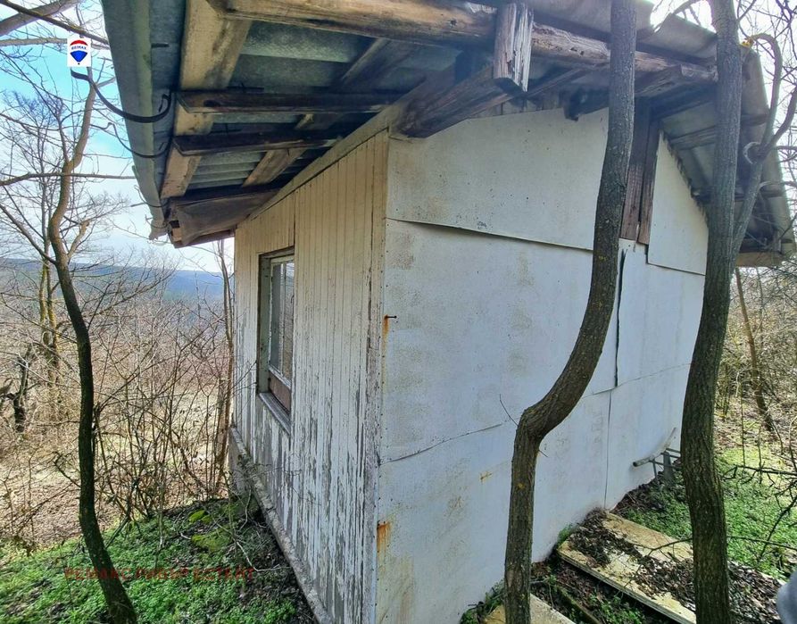 Вила с двор за продажба местност Дрибак, с. Николово