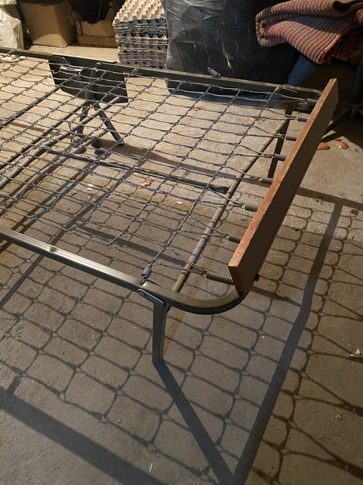 Металлическая кровать (складная)