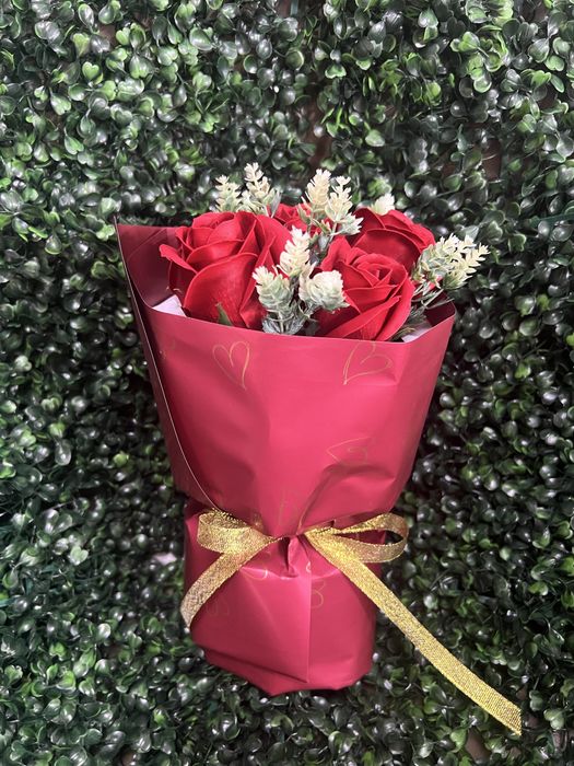 Букет от глицеринови сапунени рози