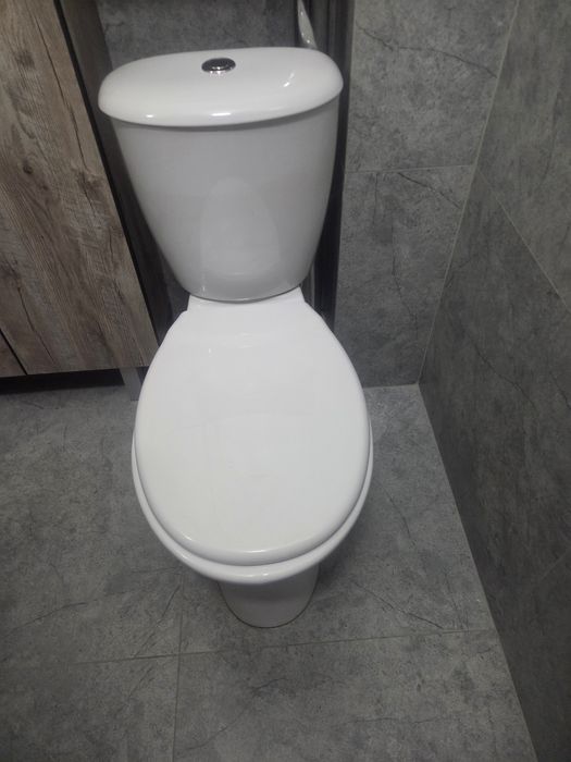 Продам б/у унитаз.