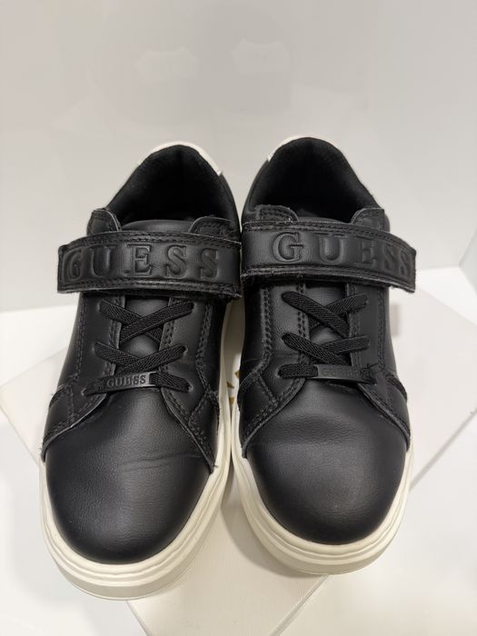 Детски сникърси Guess