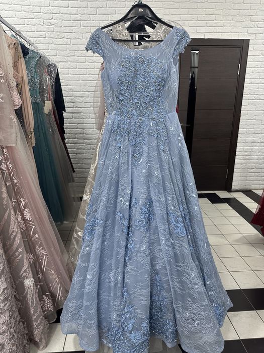 Новые платья продаются