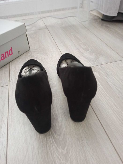 Pantofi cu toc gros și vârf rotunjit mărime 39 Graceland