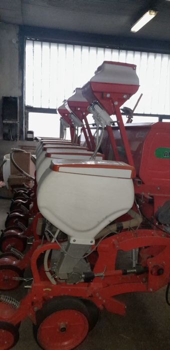 Semanatoare de porumb pe discuri monosem 6randuri Agrion gaspardo