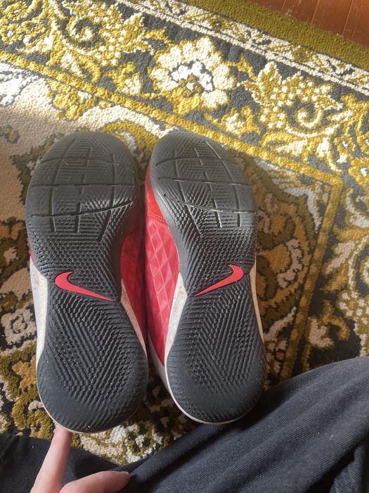 Продам футзалки