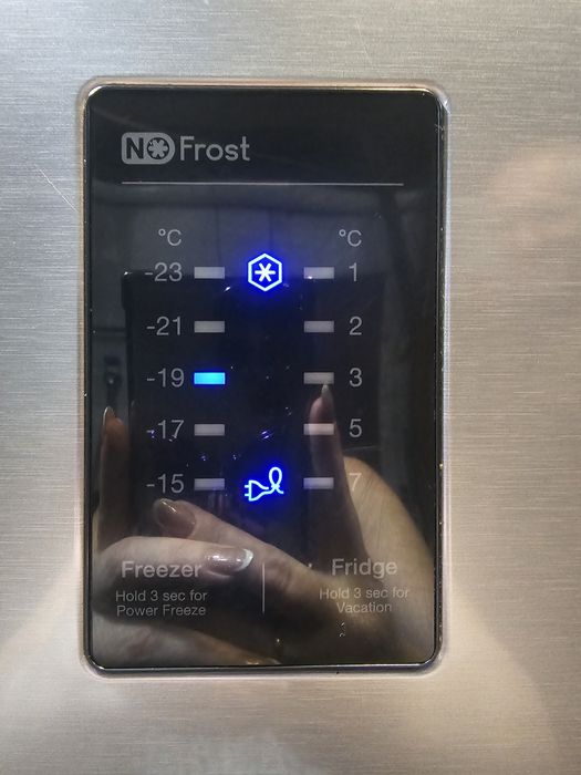 Холодильник Samsung