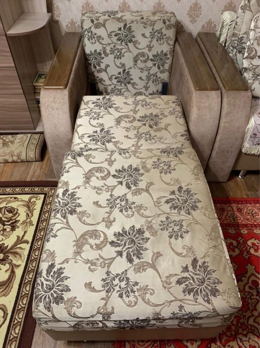 Диван и два кресла