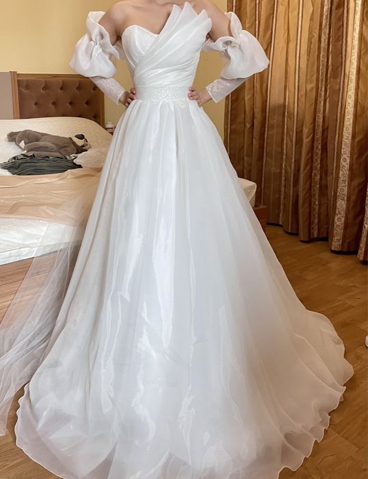 Продам свадебное платье с фатой!