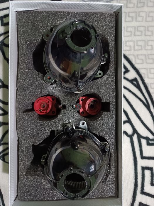 Продаются линзы .