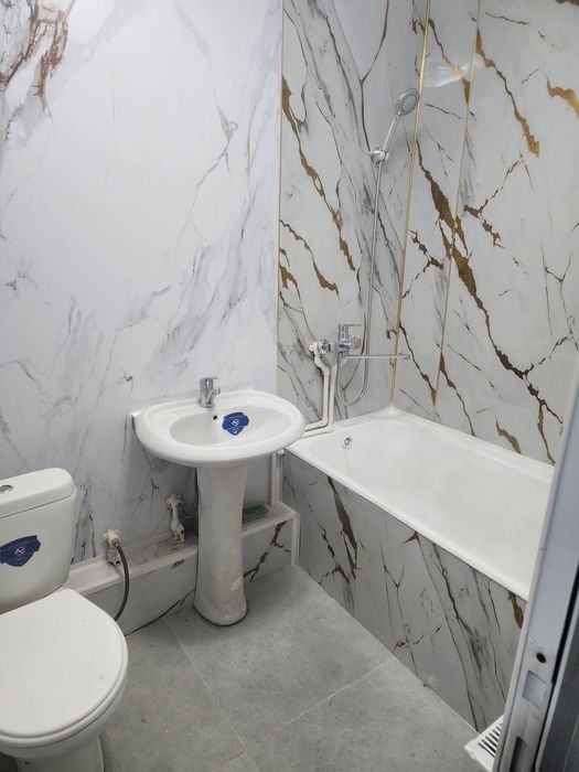 2 хоналик уй яшаш учун берилади 3 кават 4 каватлий бино