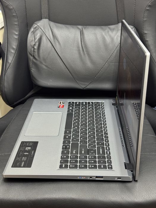 Acer Aspire 3 15 AMD Ryzen 5 7520U with Radeon Graphics 2.80Ghz