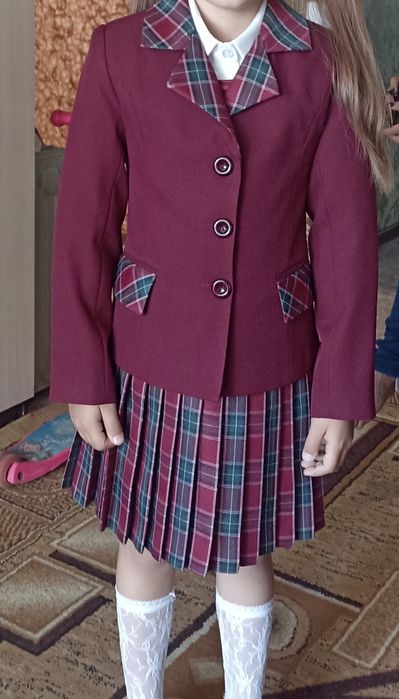 Продам школьную форму