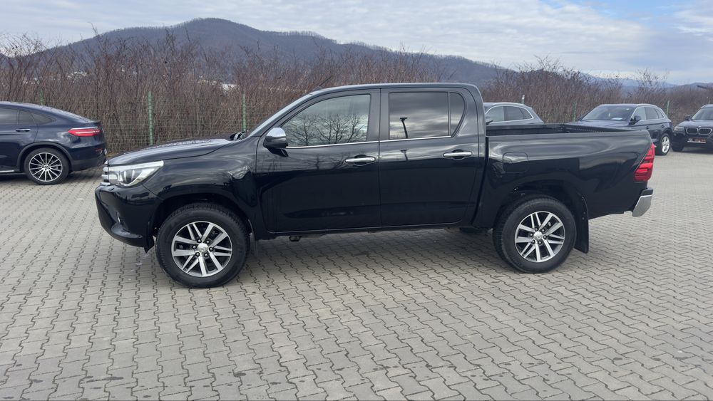 Vand toyota hilux invincible