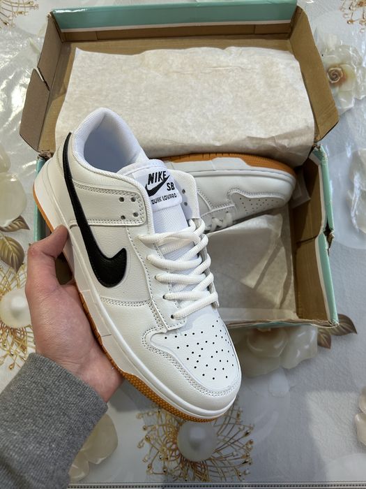 Кроссовки найки 10000