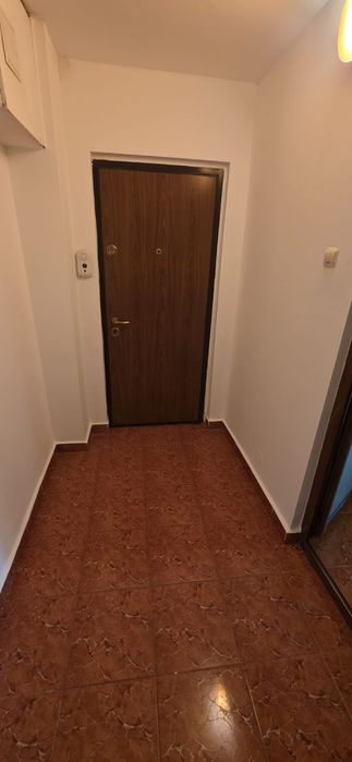 Apartament cu 4 camere decomandat