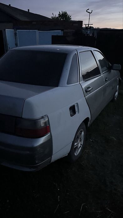 ВАЗ 2110      (2007 года 8 клап )
