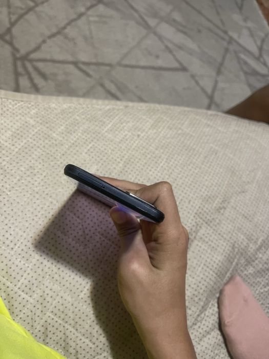 Vivo y33s…………………..