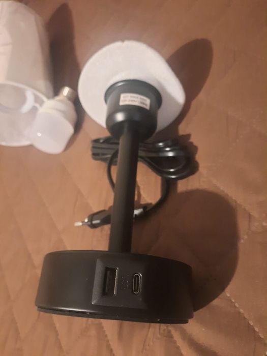 Lampă de noptieră tactilă dimabilă cu încărcare USB